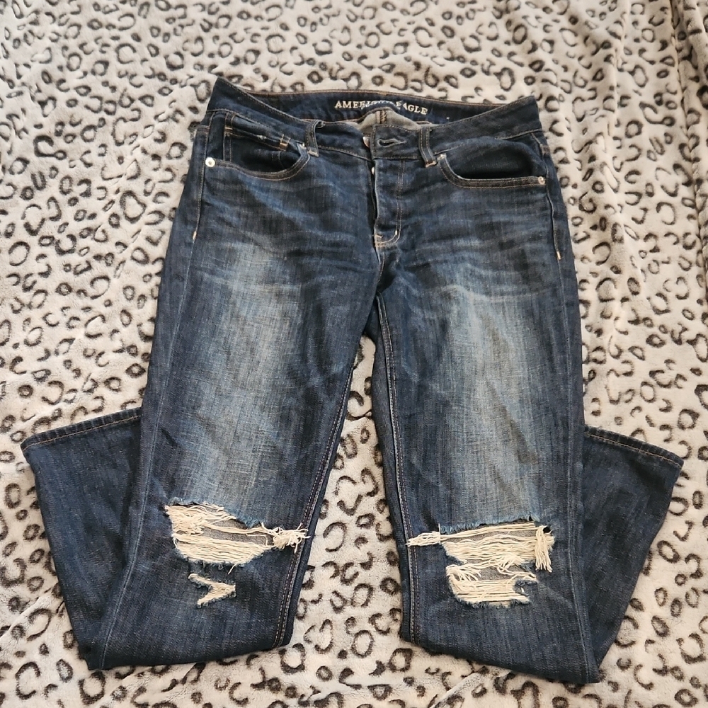 American Eagle Outfitters Women's Dark Blue Ripped Jeans - Picture 2 of 2